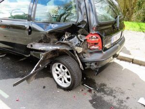 In caso di incidente con un'auto che scappa come faccio a ottenere un risarcimento danni? Ecco come usare il Fondo Garanzia Vittime della Strada.